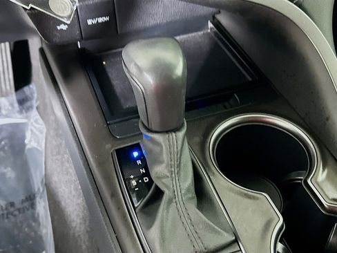 Used 2024 Toyota Camry SE image 20