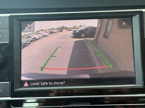 Used 2024 Volkswagen Jetta SE image 3