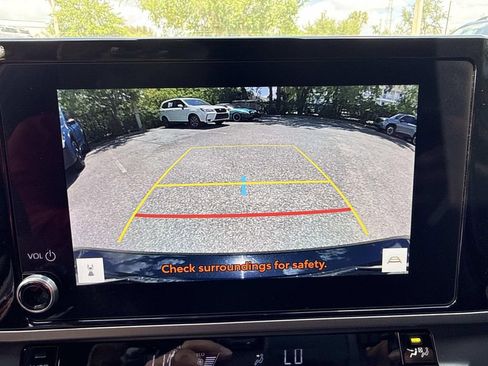 Used 2025 Toyota Camry SE FWD image 30