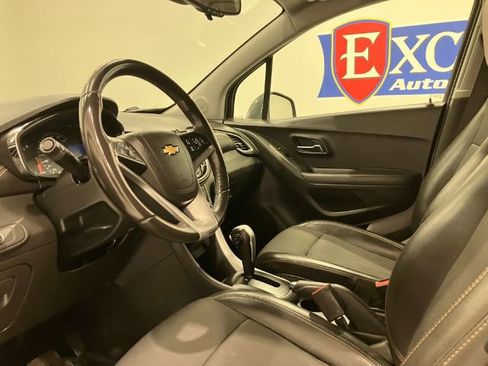Used 2018 Chevrolet Trax LT w/ LT Convenience Package image 20