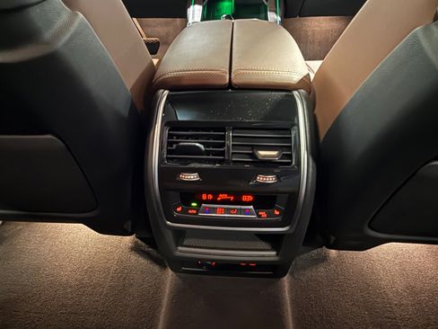 Used 2024 BMW X7 xDrive40i image 68