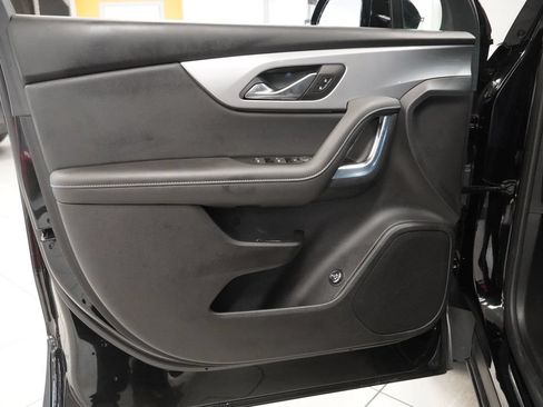 Used 2024 Chevrolet Blazer LT w/ Convenience Package FWD image 17
