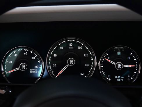 Used 2022 Rolls-Royce Cullinan Black Badge w/ Dark Exterior Package image 16