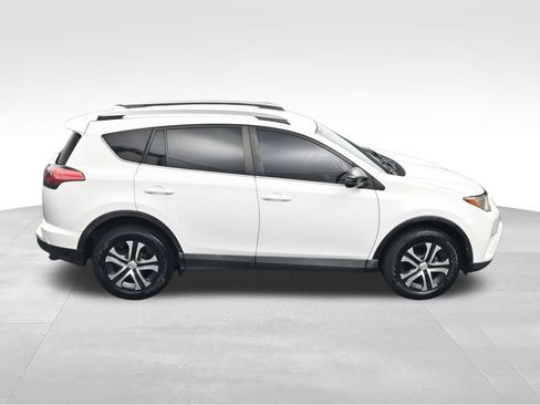Used 2017 Toyota RAV4 LE FWD image 32