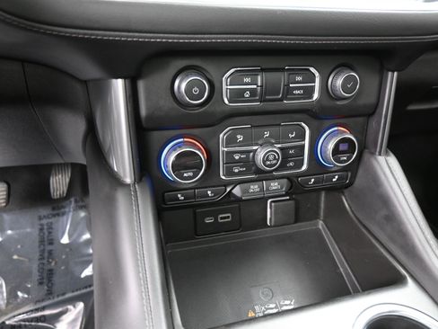 Used 2022 Chevrolet Tahoe LT w/ LT Signature Package image 15