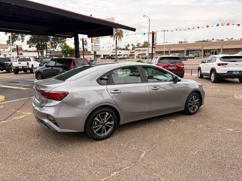 Used 2023 Kia Forte LXS FWD image 9