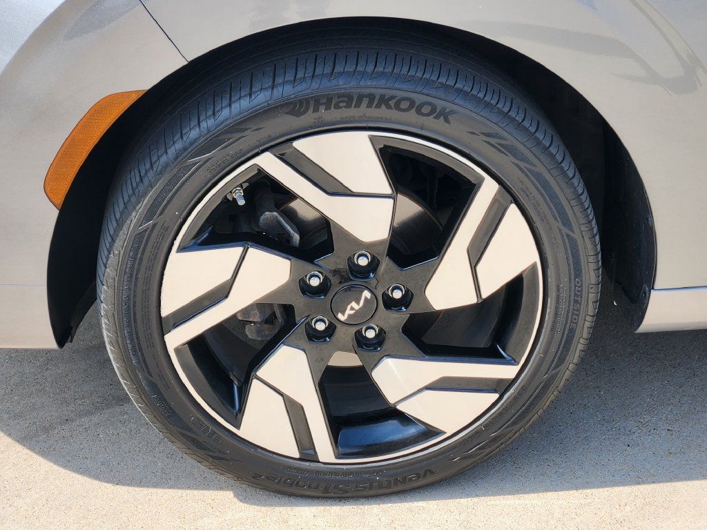 Certified 2024 Kia Soul GT-Line FWD image 19