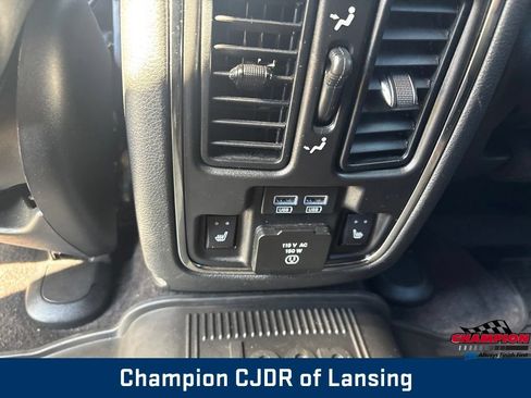 Used 2018 Jeep Grand Cherokee Trailhawk AWD/4WD image 19