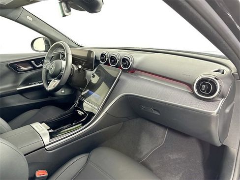 Used 2025 Mercedes-Benz C 300 4MATIC Sedan image 31