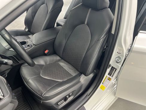 Used 2024 Toyota Camry XSE image 9