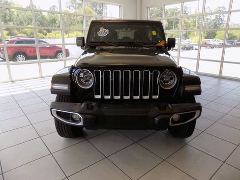 Certified 2022 Jeep Wrangler Unlimited Sahara w/ LED Lighting Group AWD/4WD image 2