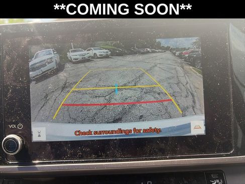 Used 2025 Toyota Camry SE w/ Convenience Package FWD image 13