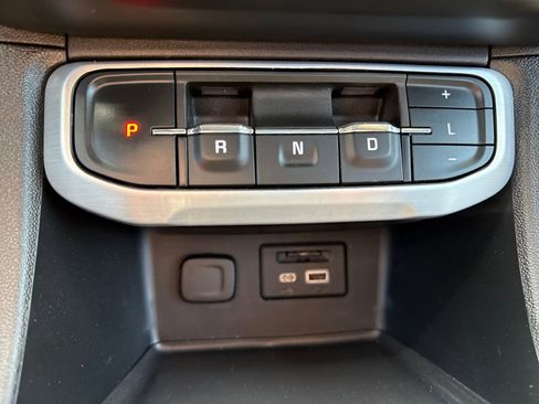 Certified 2023 GMC Acadia SLT w/ Elevation Edition AWD/4WD image 23