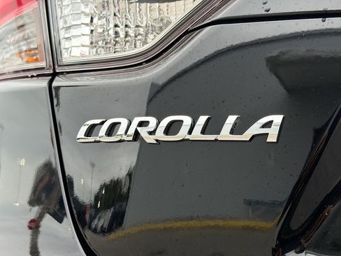 Used 2025 Toyota Corolla LE w/ Convenience Package image 11