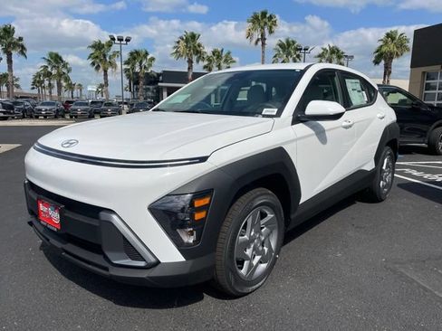 New 2026 Hyundai Kona SE FWD image 3