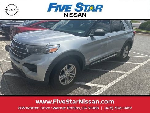 Used 2023 Ford Explorer XLT RWD image 1