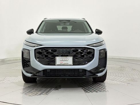 New 2026 Audi Q3 quattro 2.0T w/ Driver Assistance Package AWD/4WD image 6