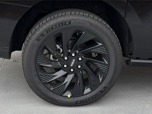 New 2025 Lincoln Navigator L Reserve w/ Jet Appearance Package image 4