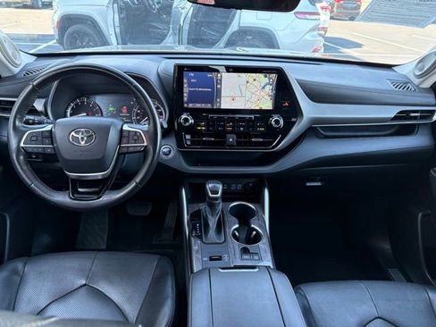 Used 2022 Toyota Highlander Limited image 31