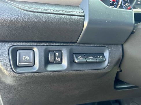 Used 2023 GMC Acadia Denali image 18