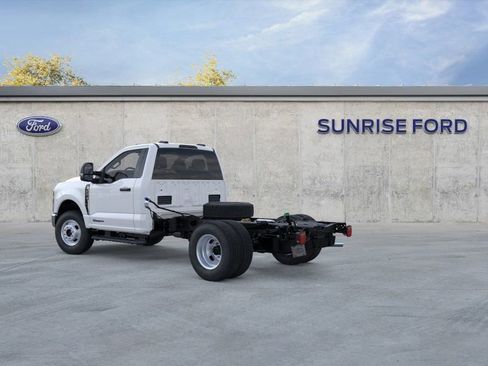 New 2026 Ford F350 XL w/ XL Chrome Package image 4