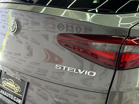 Used 2022 Alfa Romeo Stelvio Ti AWD/4WD image 12