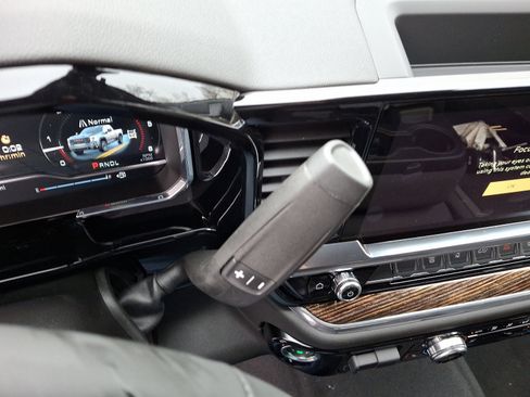 New 2025 GMC Sierra 2500 SLE w/ SLE Convenience Package image 11