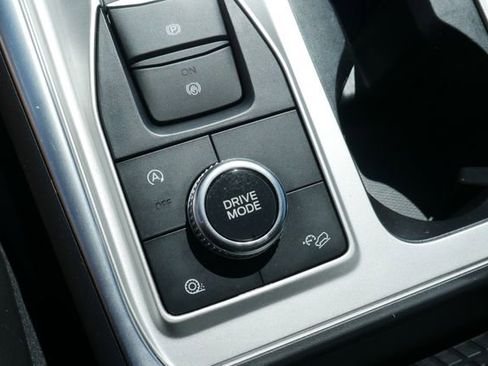 Used 2024 Ford Explorer XLT w/ Equipment Group 202A AWD/4WD image 22