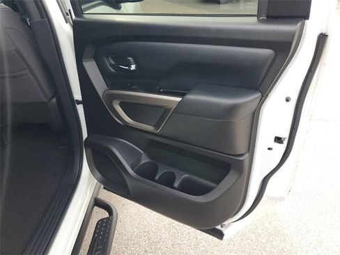 Used 2024 Nissan Titan SV w/ SV Bronze Edition Package image 29