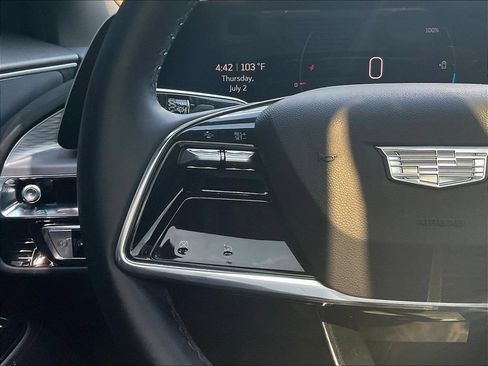 Used 2024 Cadillac Lyriq Tech RWD image 13