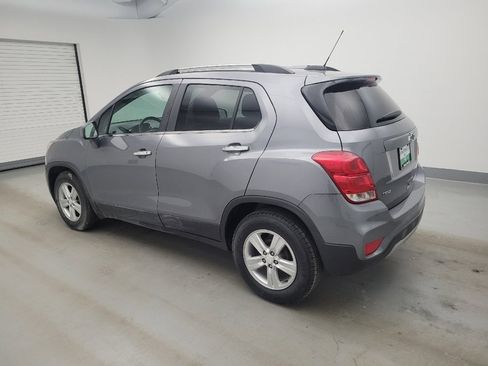 Used 2020 Chevrolet Trax LT w/ LT Convenience Package FWD image 3