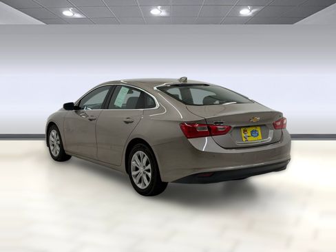 Used 2024 Chevrolet Malibu LT FWD image 2