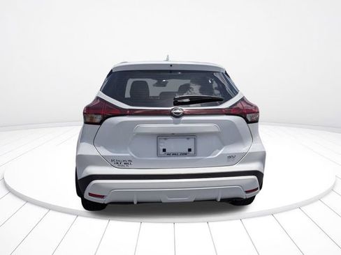 Used 2024 Nissan Kicks SV FWD image 4