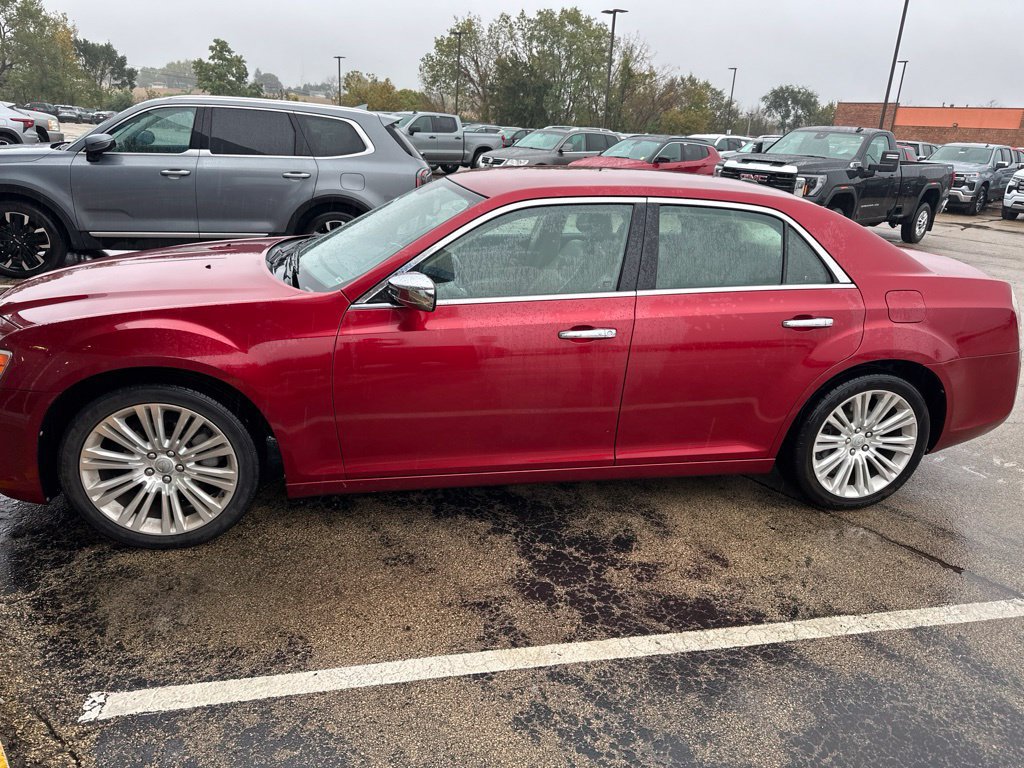 Used 2012 Chrysler 300 Limited RWD image 2