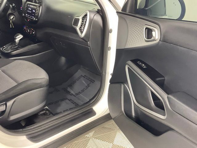 Used 2022 Kia Soul LX w/ Technology Package FWD image 16