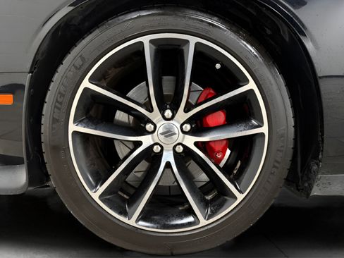 Used 2016 Dodge Challenger R/T Scat Pack w/ Leather Interior Group image 17