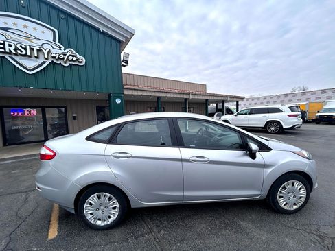 Used 2016 Ford Fiesta S image 2
