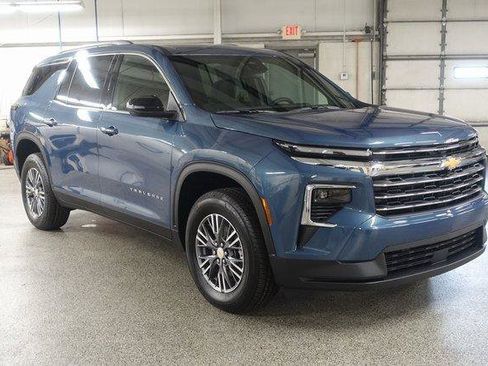 New 2026 Chevrolet Traverse LT image 1