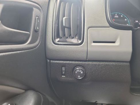 Used 2022 Chevrolet Colorado W/T w/ Custom Special Edition image 16