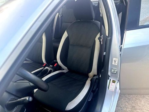 Used 2021 Nissan Versa SV image 21