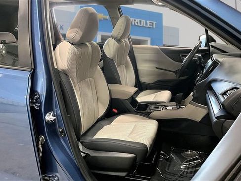 Used 2023 Subaru Forester Premium AWD/4WD image 24