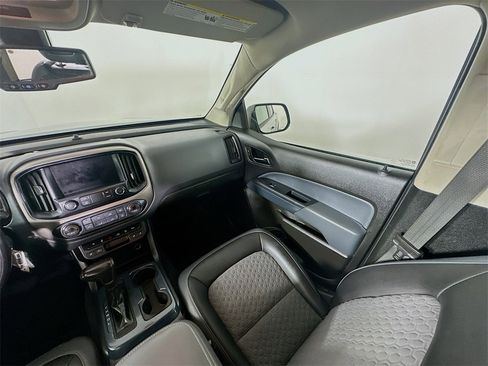 Used 2019 Chevrolet Colorado Z71 image 11