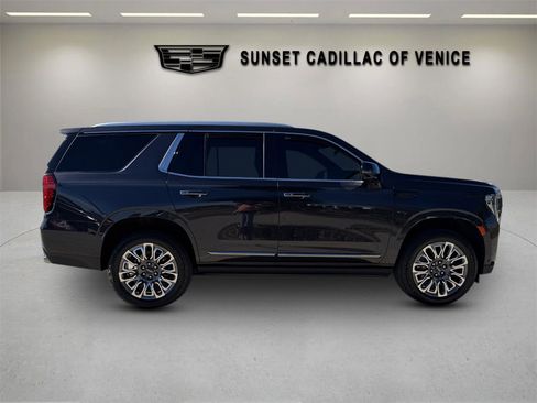 Used 2023 GMC Yukon Denali Ultimate image 2