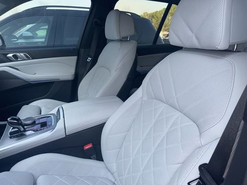 Certified 2023 BMW X5 xDrive40i w/ M Sport Package image 3