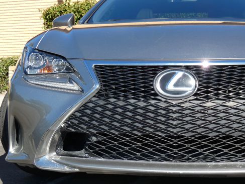 Used 2017 Lexus RC 200t image 19