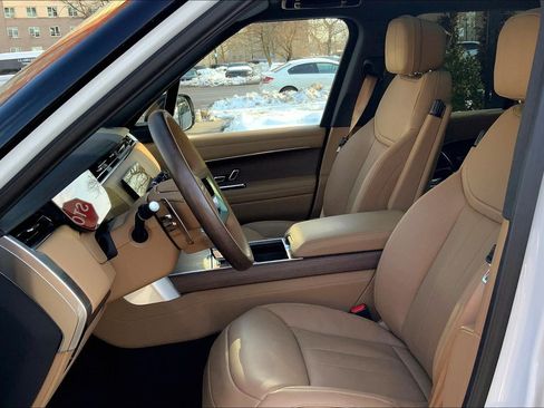 New 2026 Land Rover Range Rover SE image 9