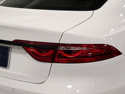New 2024 Jaguar XF R-Dynamic SE image 18
