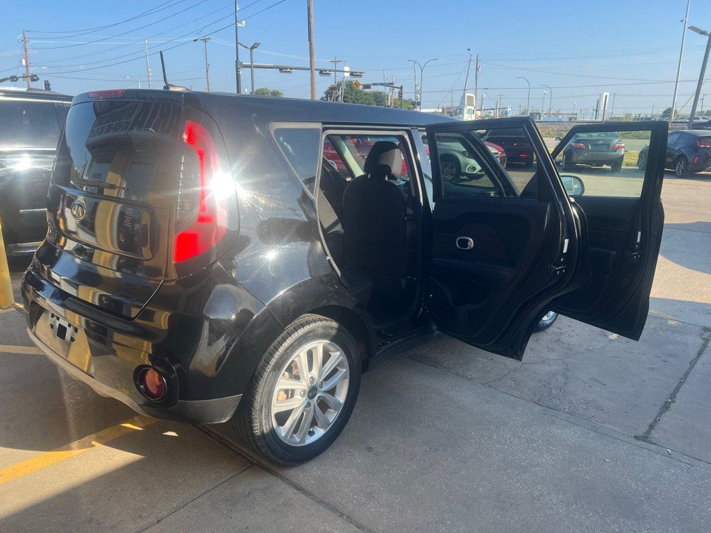 Used 2018 Kia Soul + FWD image 14