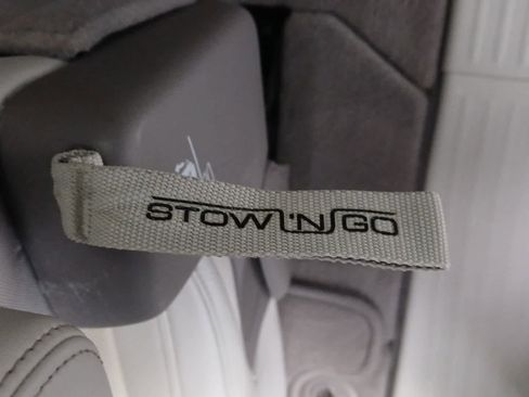 Used 2020 Chrysler Pacifica Touring-L image 21