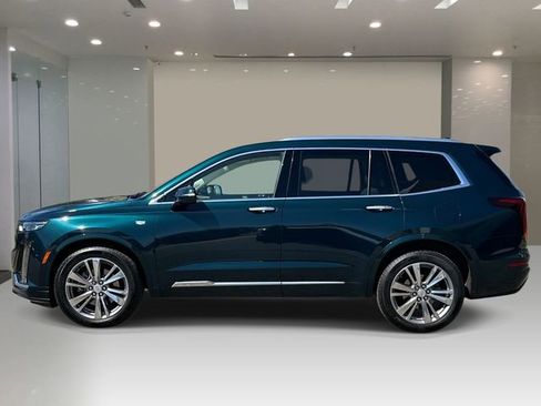 Used 2024 Cadillac XT6 Premium Luxury AWD/4WD image 2